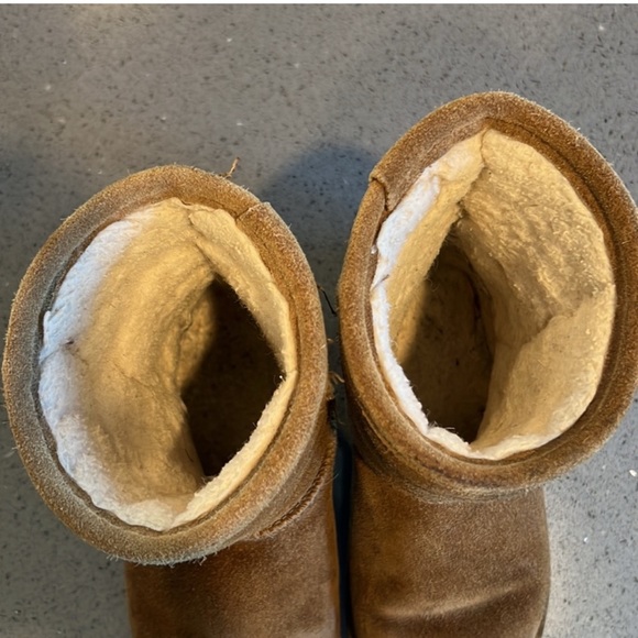 Bearpaw suede boots size 12 kids - Picture 4 of 7